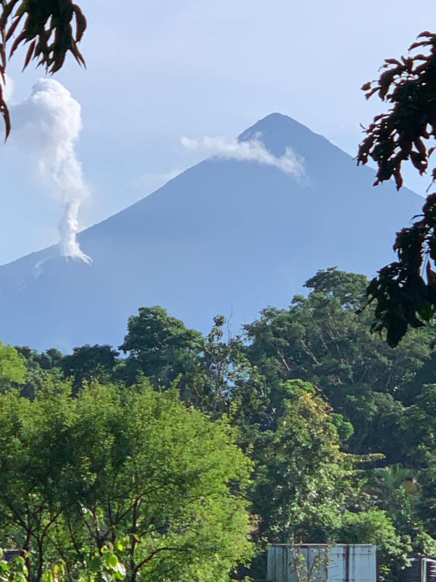 Casa Veronica A 2 Kilometros Del Irtra Retalhuleu Esterno foto