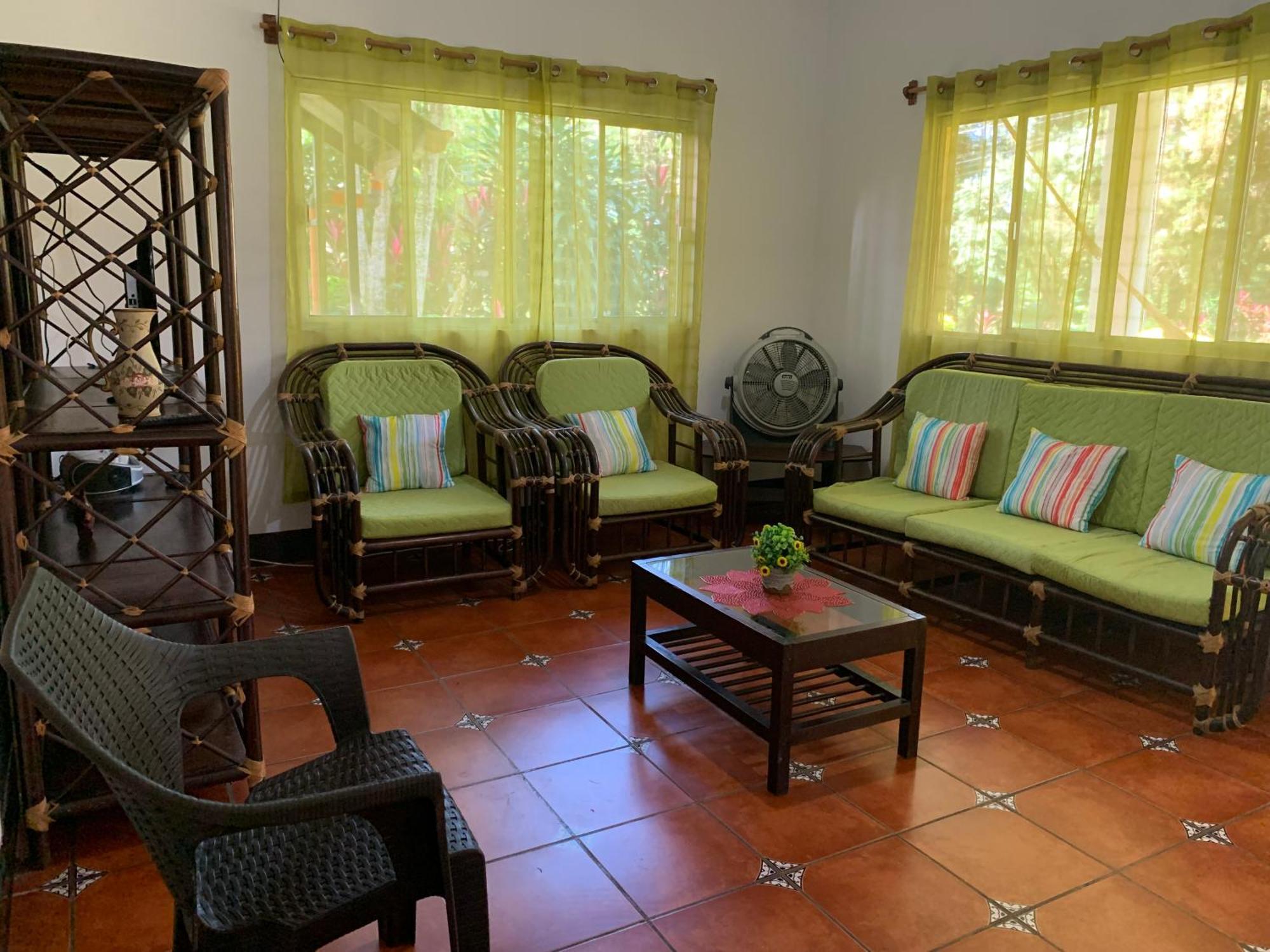 Casa Veronica A 2 Kilometros Del Irtra Retalhuleu Esterno foto